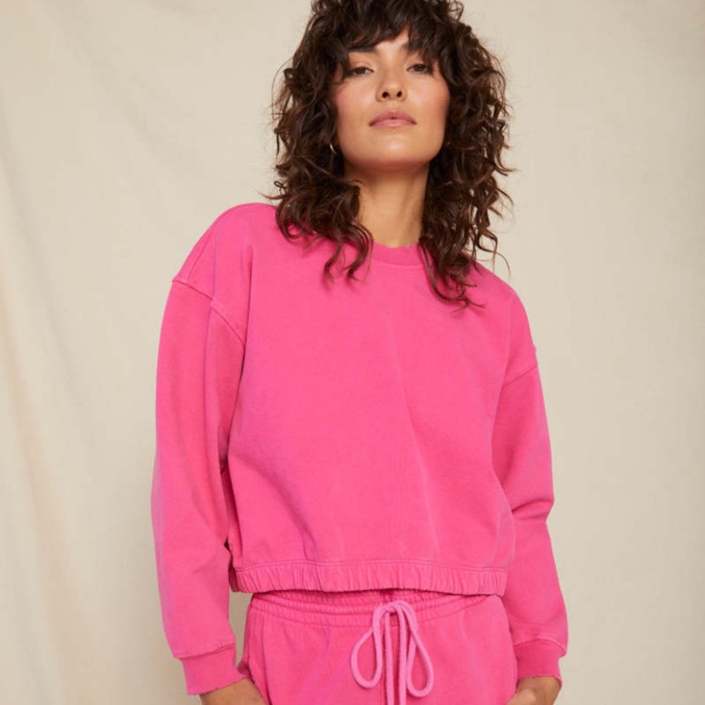 AMO 90s sweatshirt in hot pink